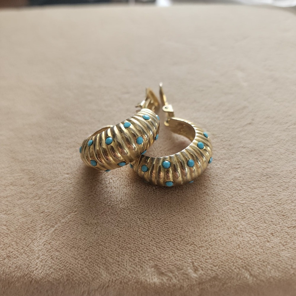 Vintage Clip On Gold Colored Shrimp Earrings With Turquoise Beading - Picture 3 of 9